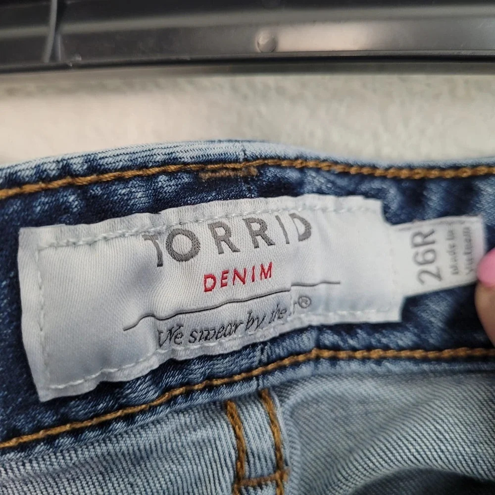 Torrid Women's Straight Jeans Size 26R Blue Denim Cotton 5-Pockets Low-Rise - Picture 4 of 9